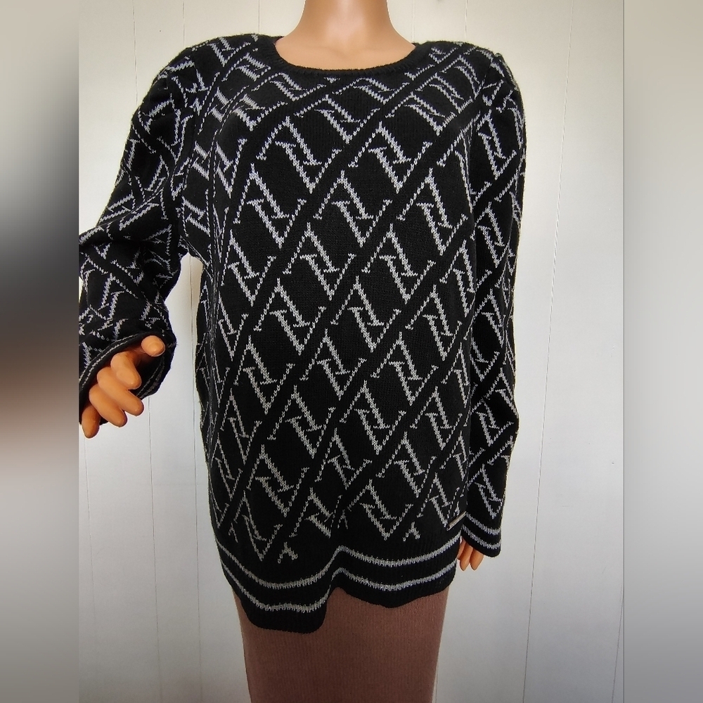 Adrienne Vittadini Black and White Geometric Women's Sweater Size XL